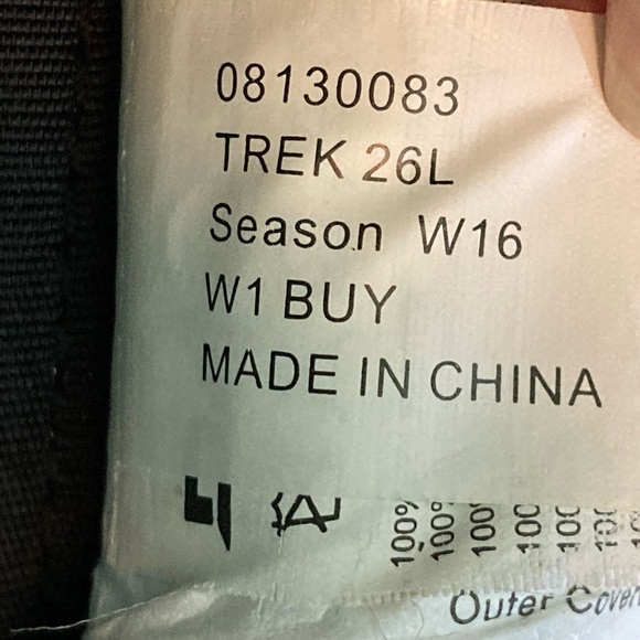 Dakine Trek 26L Backpack Gray/Black Laptop Sleeve - Picture 12 of 16